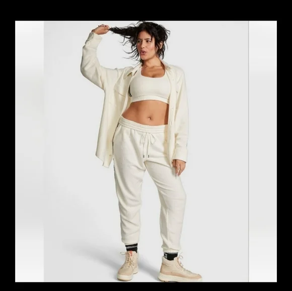 NWT! VICTORIA'S SECRET CREAMER REVERSE FLEECE SHACKET (XS - Picture 5 of 10